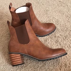 Missgaki size 9 never worn